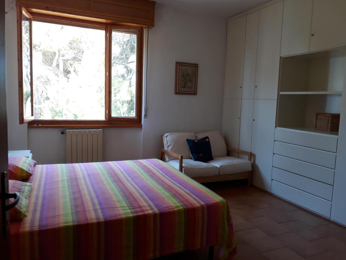 Bellavista Beachfront Apartments Quercianella Esterno foto